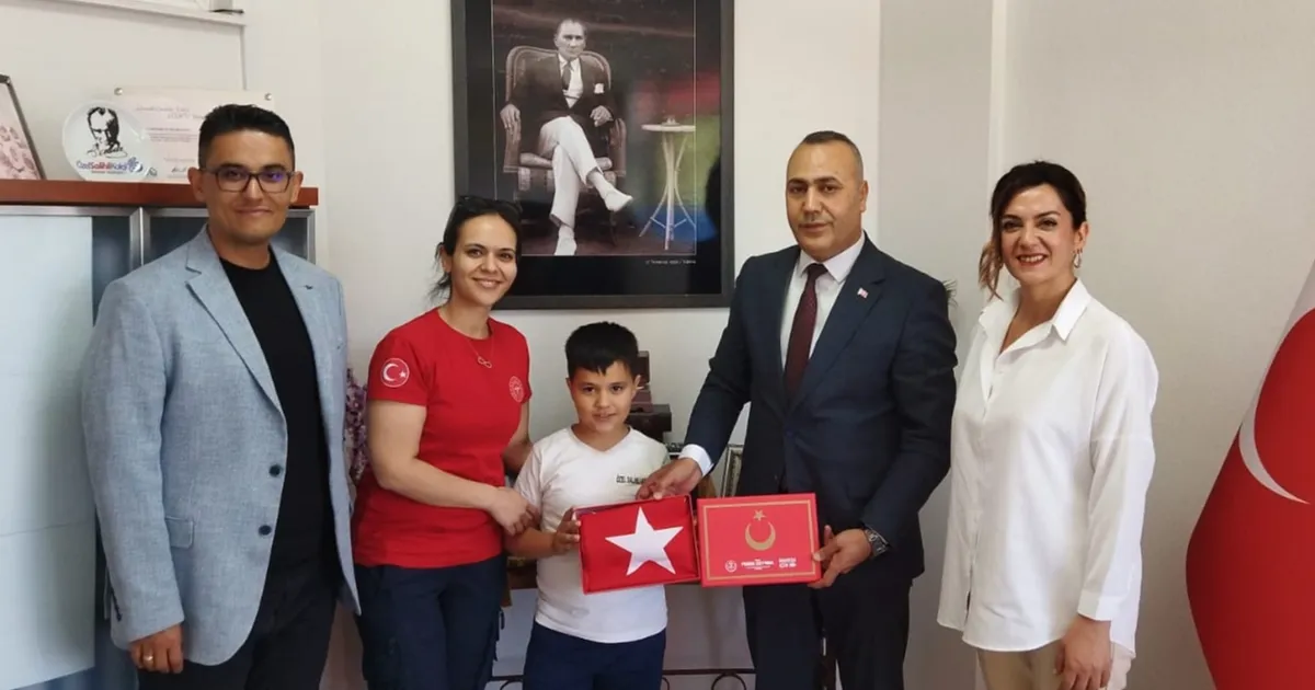 manisa-buyuksehir-sehit-suleyman-gurun-oglunun-ozel-gununu-unutmadi-3Sn5TKca.webp